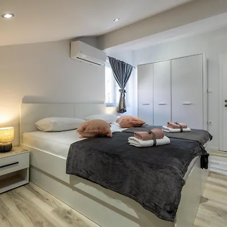 Daire Lovely In With Wifi Ploce (Dubrovnik-Neretva)