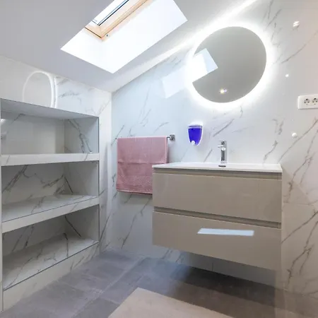 Lovely In With Wifi Apartment