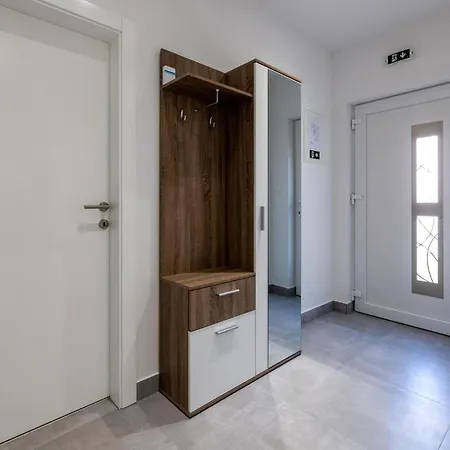 2 Bedroom Stunning Apartment In Ploce Ploce (Dubrovnik-Neretva)